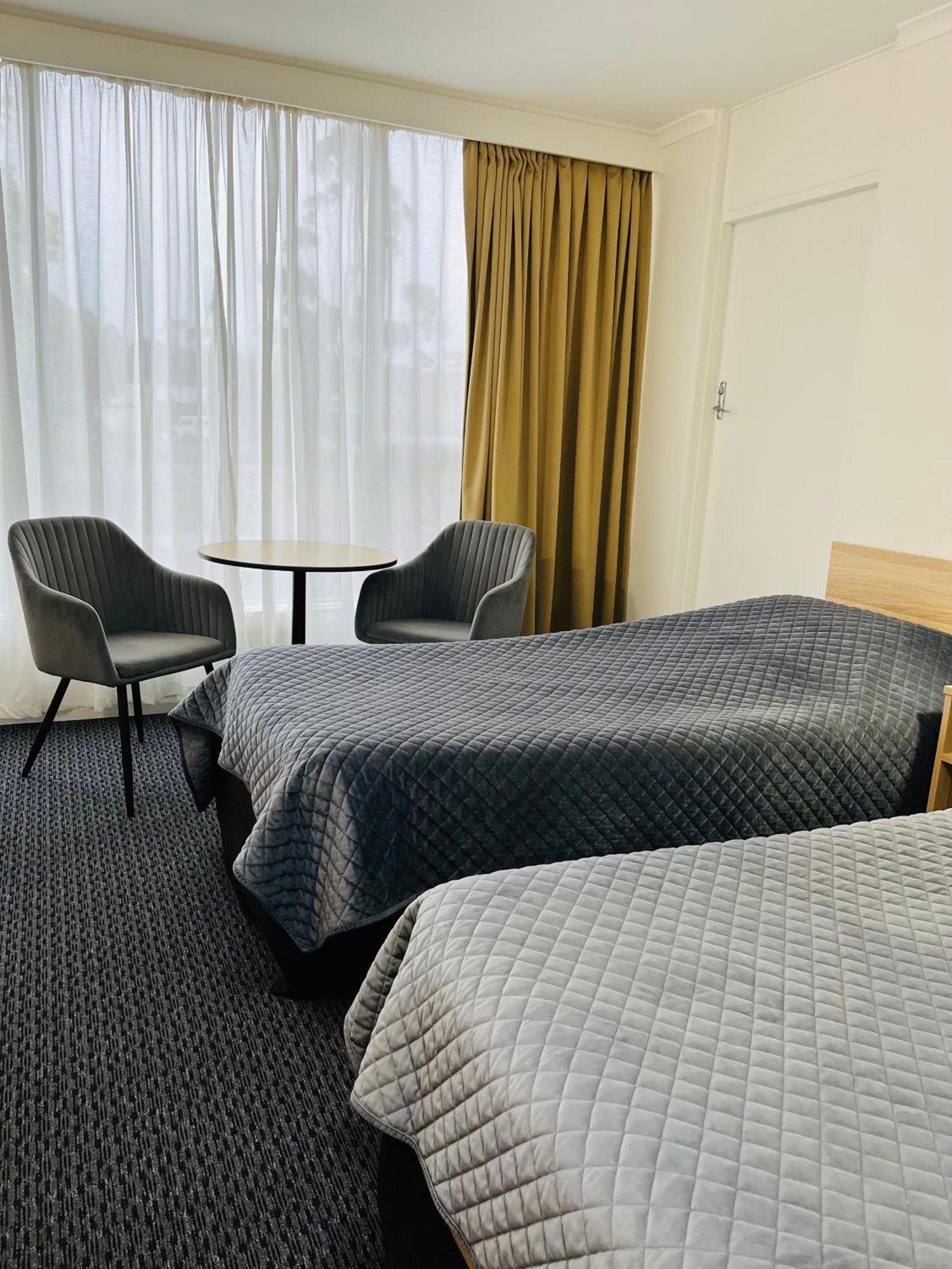 Heemskirk Motor Hotel Zeehan Ngoại thất bức ảnh