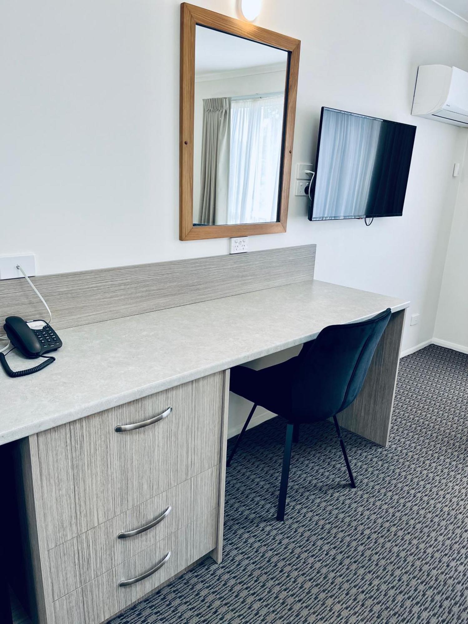 Heemskirk Motor Hotel Zeehan Ngoại thất bức ảnh