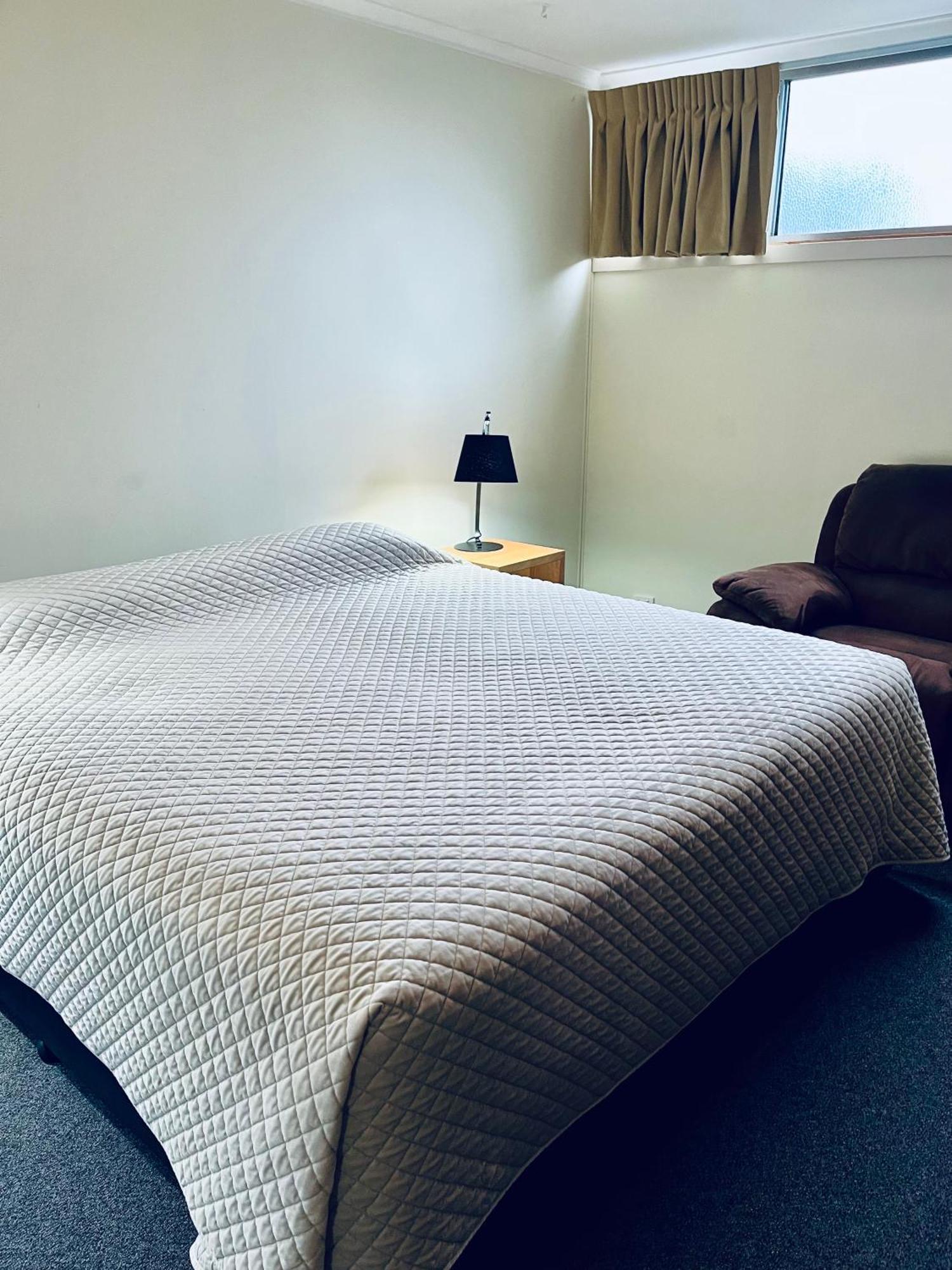 Heemskirk Motor Hotel Zeehan Ngoại thất bức ảnh