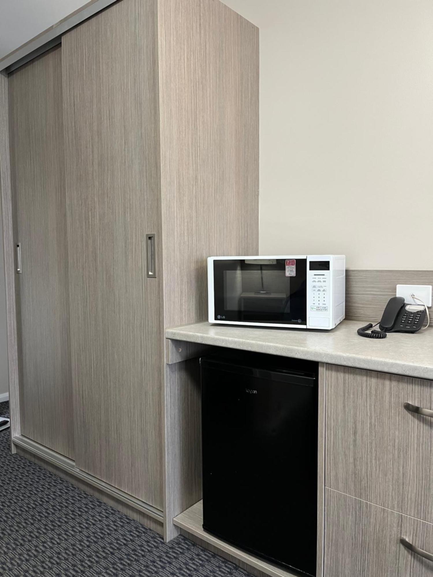 Heemskirk Motor Hotel Zeehan Ngoại thất bức ảnh