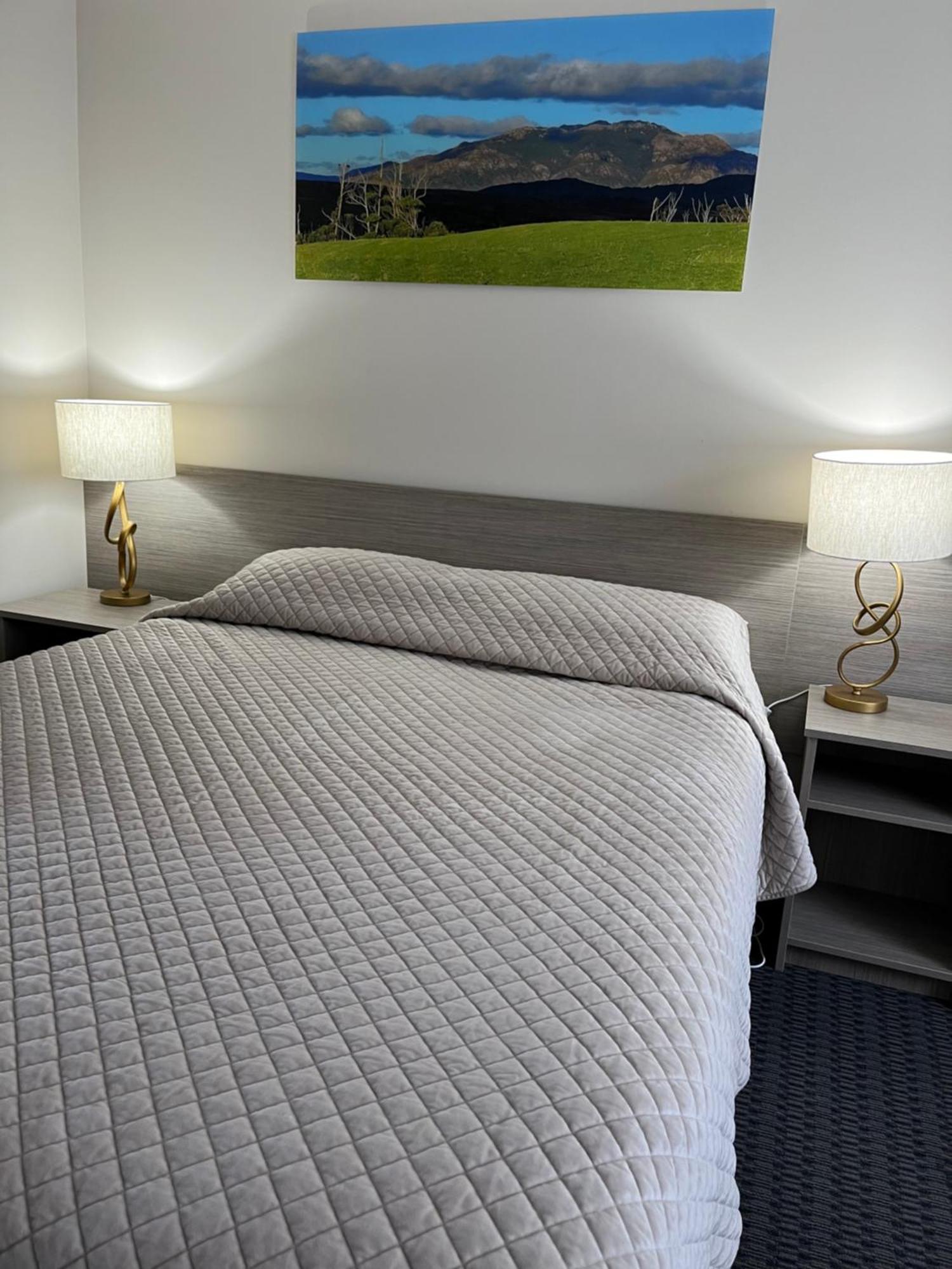 Heemskirk Motor Hotel Zeehan Ngoại thất bức ảnh