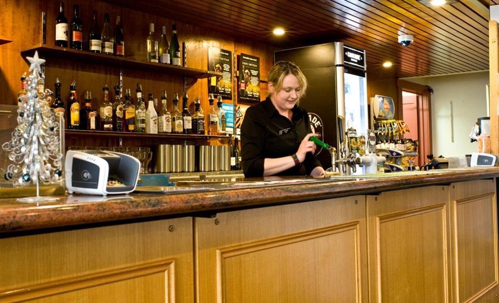 Heemskirk Motor Hotel Zeehan Ngoại thất bức ảnh
